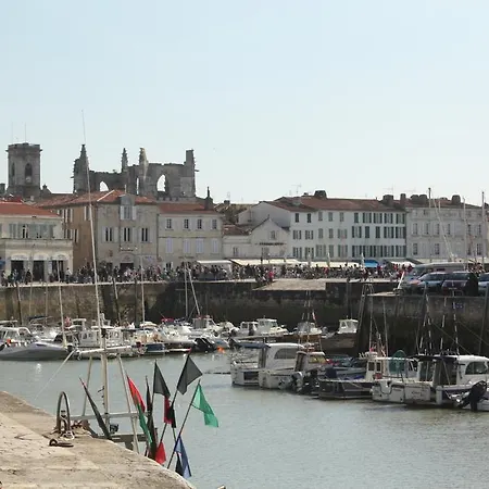 Sur Le Port Bed and breakfast *