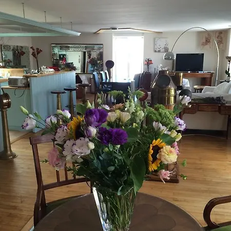 Sur Le Port Bed and breakfast
