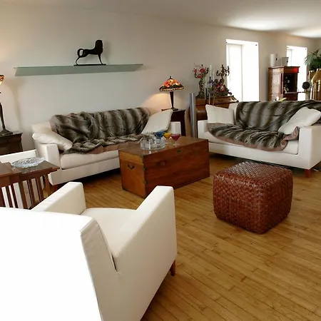 Sur Le Port Bed and breakfast