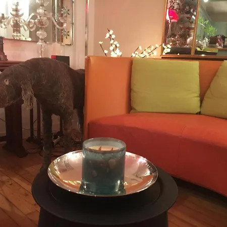 Sur Le Port Bed & Breakfast *