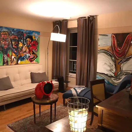 Sur Le Port Bed and breakfast