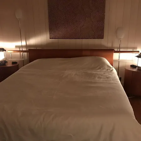 Sur Le Port Bed & Breakfast